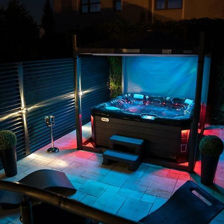 The Residence Central Jacuzzi Boutique (Adults Only) كلوج-نابوكا المظهر الخارجي الصورة
