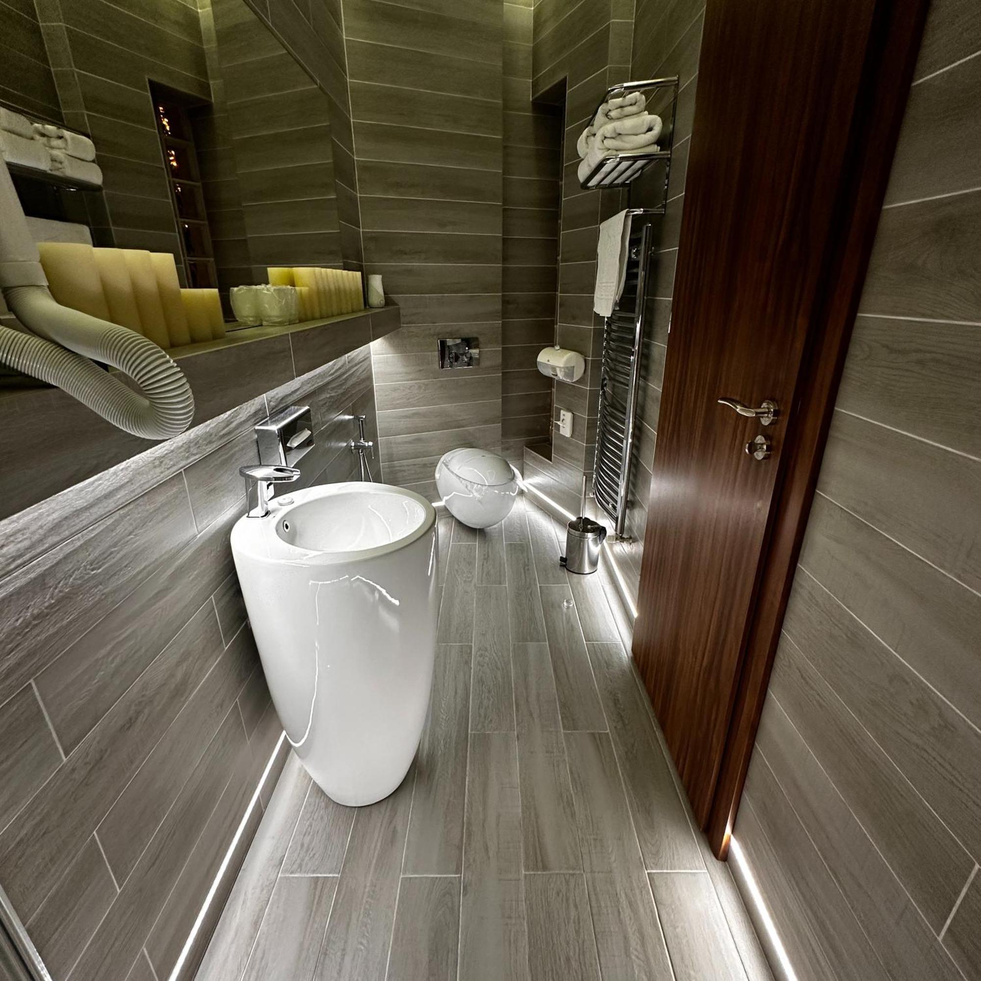 The Residence Central Jacuzzi Boutique (Adults Only) كلوج-نابوكا المظهر الخارجي الصورة