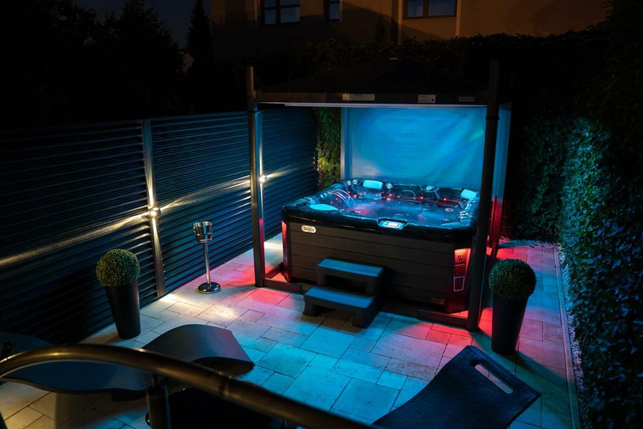 The Residence Central Jacuzzi Boutique (Adults Only) كلوج-نابوكا المظهر الخارجي الصورة
